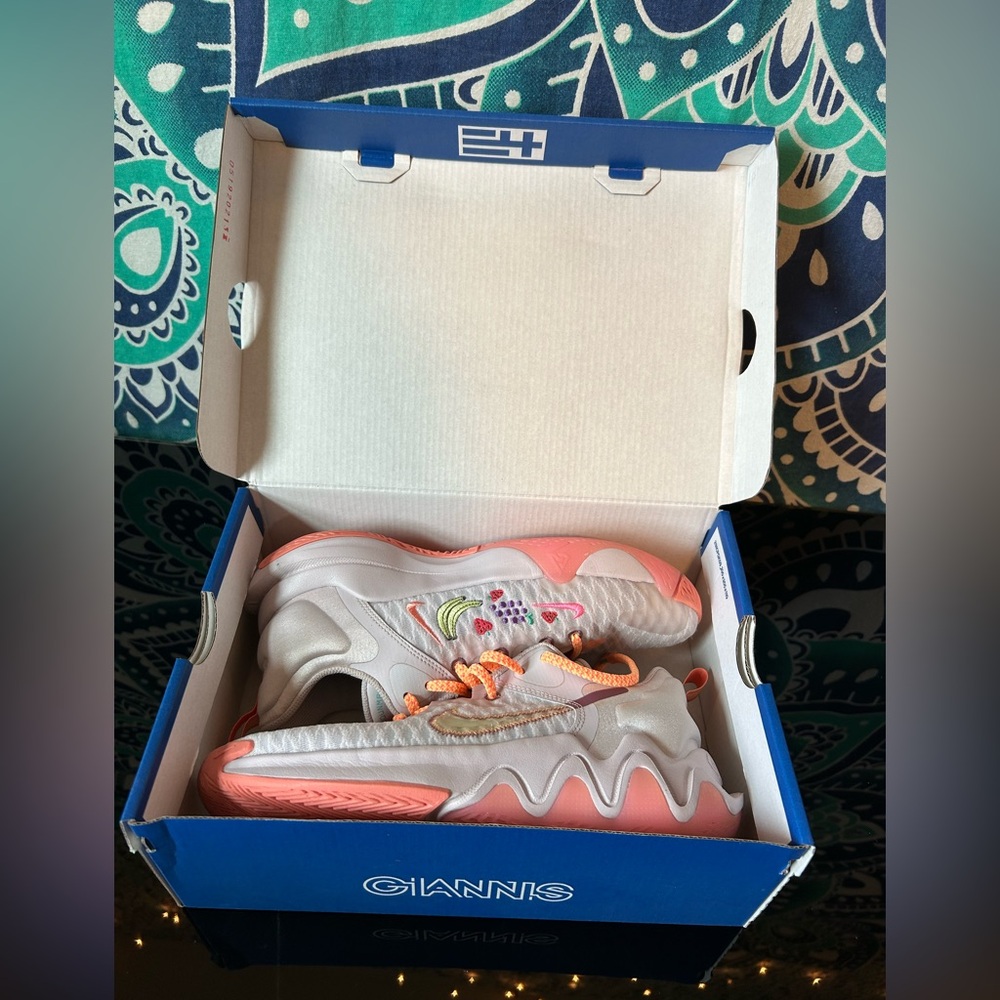 Nike Super Smoothie Basketball Sneakers